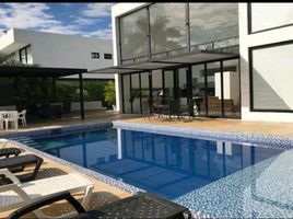 6 Bedroom House for sale in Ricaurte, Cundinamarca, Ricaurte