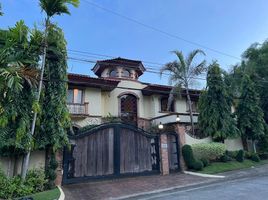 7 Bedroom Villa for sale in Muntinlupa City, Southern District, Muntinlupa City