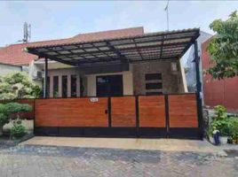 4 Bedroom House for sale in Jambangan, Surabaya, Jambangan