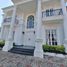 8 Bedroom Villa for sale in Halim Perdanakusuma Airport, Makasar, Jatinegara