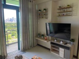 2 Bedroom Apartment for rent at 8 Forbestown Centre, Makati City