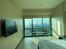 2 Bedroom Apartment for sale at 8 Forbestown Centre, Makati City, Southern District