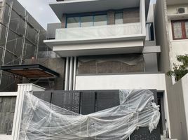 5 Kamar Rumah for sale in Lakarsantri, Surabaya, Lakarsantri