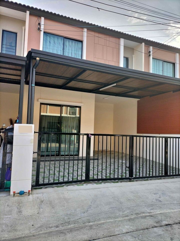 3 Bedroom Townhouse For Rent In Bang Phli Yai, Samut Prakan