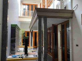  House for sale in Gayungan, Surabaya, Gayungan