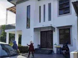 4 Bedroom House for sale in Gayungan, Surabaya, Gayungan