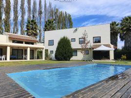 6 Bedroom House for sale in Melipilla, Santiago, Melipilla, Melipilla