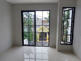 3 Bedroom House for sale in Gunung Anyar, Surabaya, Gunung Anyar