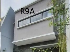 4 Habitación Villa en venta en Rungkut, East Jawa, Rungkut