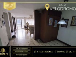 5 Habitación Villa en venta en Parque de los Pies Descalzos, Medellín, Medellín