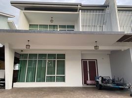 5 chambre Maison for sale in Selangor, Petaling, Petaling, Selangor