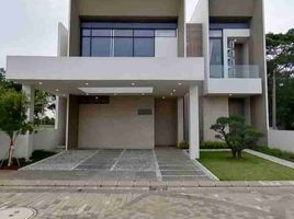 5 Bedroom House for sale in Lemahabang, Bekasi, Lemahabang