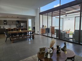 3 Habitación Casa en venta en Tumbaco, Pichincha, Tumbaco