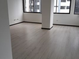 84 SqM Office for sale in Basilica of the National Vow, Quito, Quito, Quito