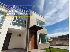 3 Bedroom House for sale in Ecuador, San Bartolome De Pinllog, Ambato, Tungurahua, Ecuador