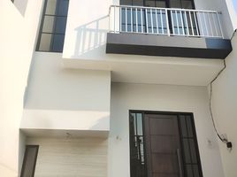 5 Bedroom House for sale in Rungkut, Surabaya, Rungkut