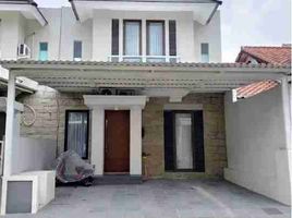 4 Kamar Rumah for sale in Lakarsantri, Surabaya, Lakarsantri