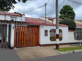 4 Bedroom Villa for sale in Fundacion Cardioinfantil-Instituto de Cardiologia, Bogota, Bogota