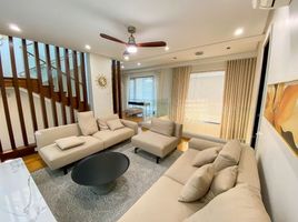 5 chambre Villa for sale in Gilmore LRT-2, Quezon City, Quezon City