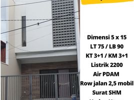 4 Habitación Villa en venta en Rungkut, East Jawa, Rungkut