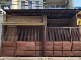 Maison 6 chambre à vendre à Tenggilis Mejoyo, East Jawa, Tenggilis Mejoyo