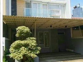 4 Bedroom House for sale in East Jawa, Lakarsantri, Surabaya, East Jawa