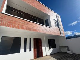 3 Habitación Villa en venta en Casa del Sombrero Alberto Pulla Crafts Market, Cuenca, Sinincay, Cuenca