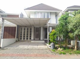 4 Kamar Rumah for sale in Lakarsantri, Surabaya, Lakarsantri