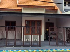 5 Kamar Rumah for rent in Jambangan, Surabaya, Jambangan