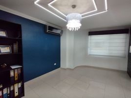 130 SqM Office for rent in Ecuador, Guayaquil, Guayaquil, Guayas, Ecuador