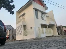 3 Bedroom House for sale in Gayungan, Surabaya, Gayungan