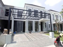 4 Bedroom House for sale in East Jawa, Lakarsantri, Surabaya, East Jawa