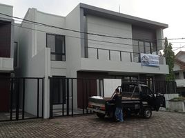 4 Bedroom House for sale in Gayungan, Surabaya, Gayungan