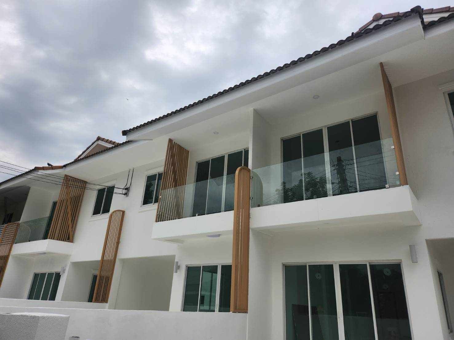 3 Bedroom Townhouse For Rent In San Sai Luang, Chiang Mai