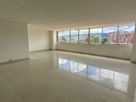 44 m² Office for rent in Centro Comercial La Querencia, Bogotá, Bogotá