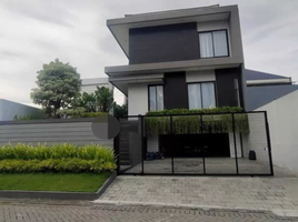 5 Bedroom Villa for sale in Lakarsantri, East Jawa, Lakarsantri, Surabaya, East Jawa, Indonesia