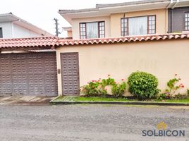 4 Bedroom House for sale in Casa del Sombrero Alberto Pulla Crafts Market, Cuenca, Cuenca, Cuenca