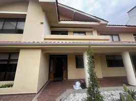 6 Habitación Villa en venta en Calderón Park, Cuenca, Cuenca, Cuenca