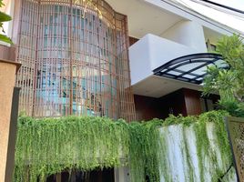 4 Bedroom Villa for sale in Universitas Katolik Indonesia Atma Jaya, Tanah Abang, Kebayoran Lama