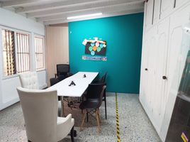 30 m² Office for rent in Parque de los Pies Descalzos, Medellín, Medellín