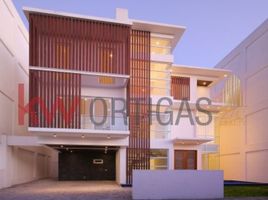 4 Bedroom House for sale in Taguig City, Metro Manila, Taguig City