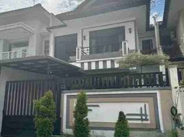 4 Bedroom House for sale in Dukuhpakis, Surabaya, Dukuhpakis