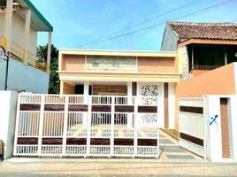 5 Bedroom House for sale in Dukuhpakis, Surabaya, Dukuhpakis