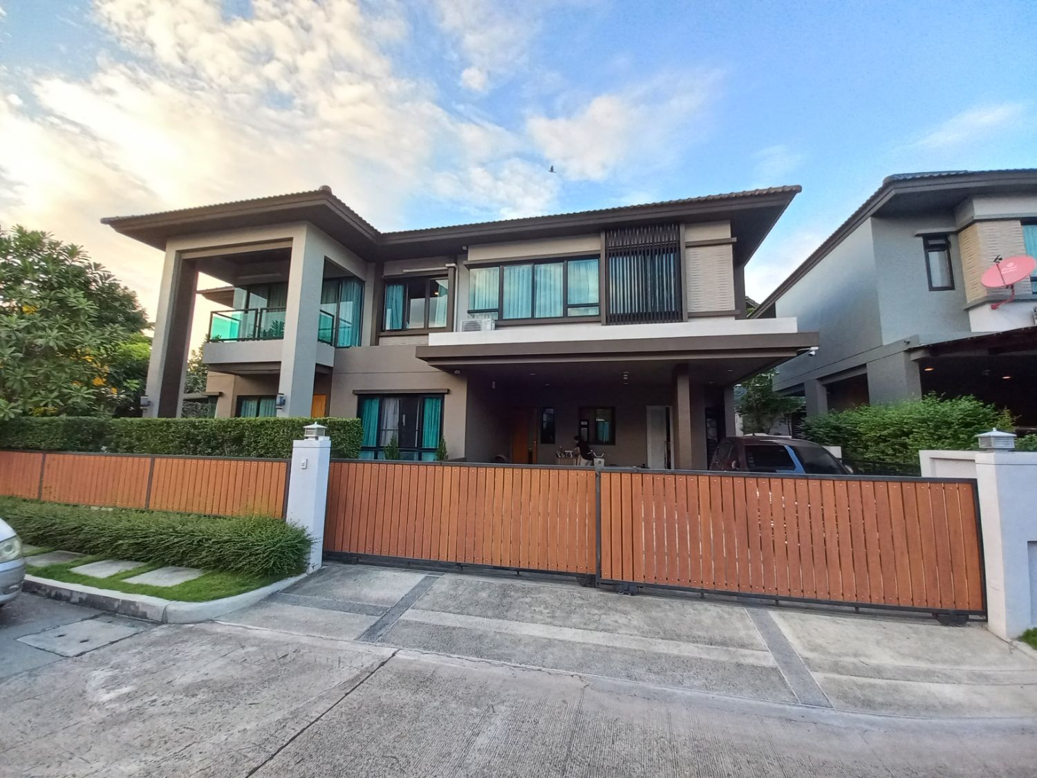 3 Bedrooms House for sale In Life Bangkok Boulevard Ramintra 65 Tha Raeng Bangkok