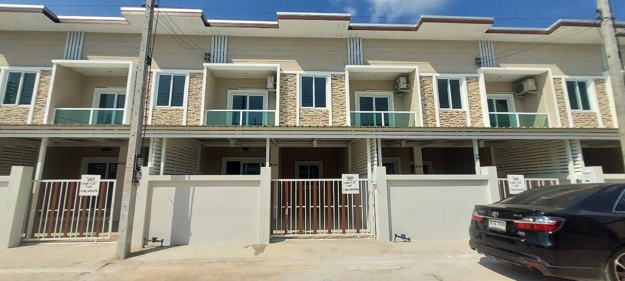 3 Bedroom Townhouse For Rent At Mu Ban Manatatip