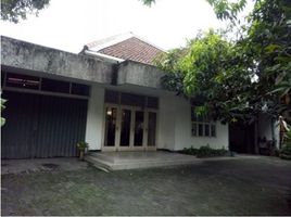 4 Kamar Vila for sale in Tunjungan Plaza, Tegal Sari, Genteng