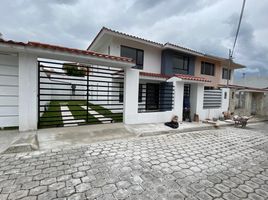 3 Bedroom House for sale in Lloa, Quito, Lloa