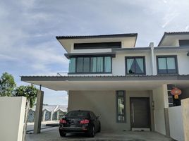 4 Bedroom House for sale in Labu, Sepang, Labu