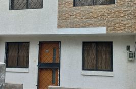 Vendo casa de 128m2 en Carapungo -Puertas del Sol en las calles las Cumbre y  Galo Plaza Lasso