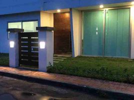 4 Bedroom House for sale in Ricaurte, Cundinamarca, Ricaurte